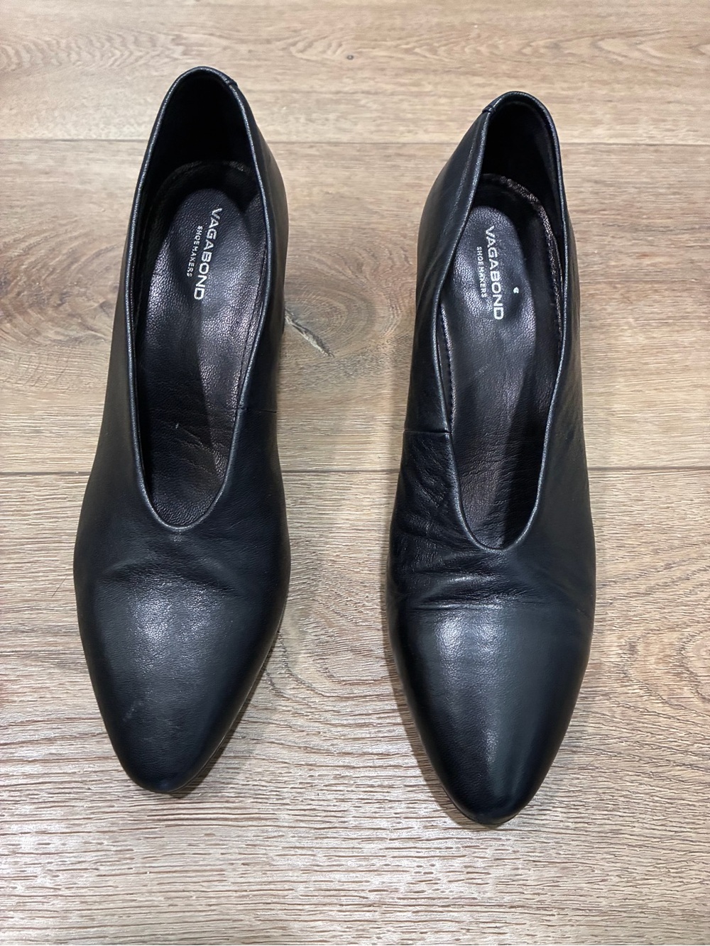 Vagabond Black Leather Pointed Pumps wood grain heel sz 37